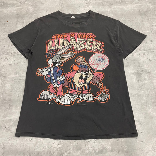 ‘93 Looney Tunes Yankees T-Shirt Size L