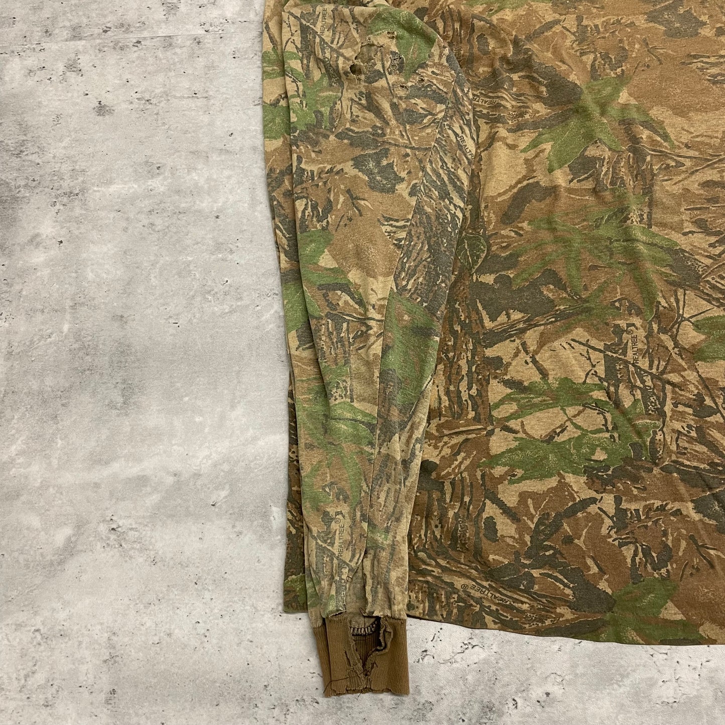 90s Realtree Long Sleeve Size M/L