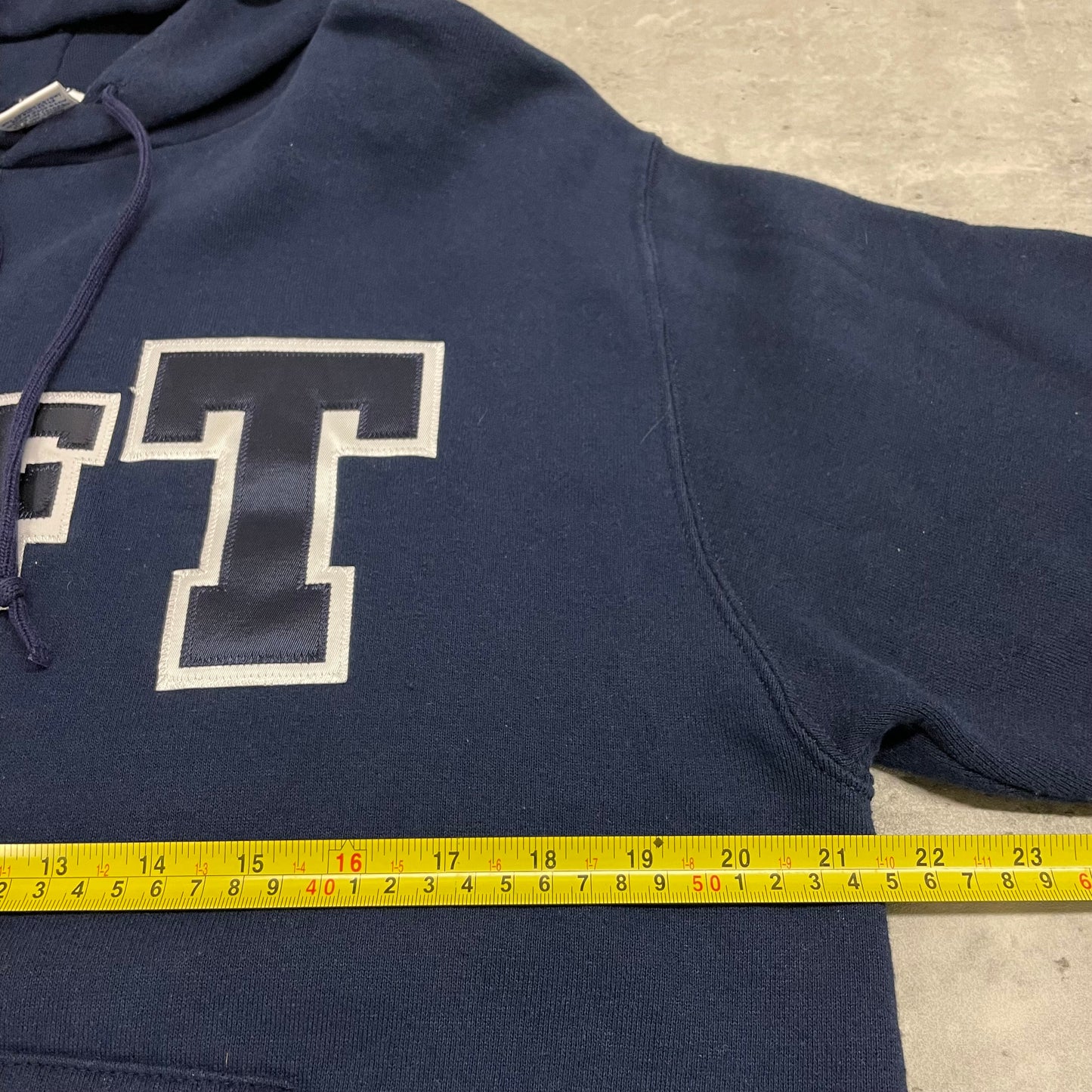 2000s University of Toronto Hoodie Size Medium