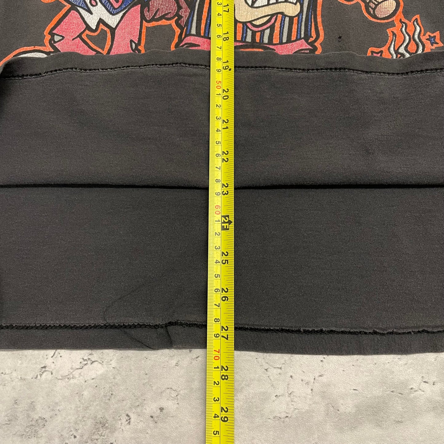 ‘93 Looney Tunes Yankees T-Shirt Size L