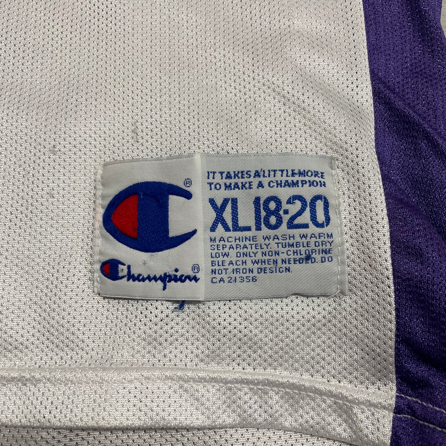 00s Vince Carter Raptors Jersey Size Youth XL (18-20)